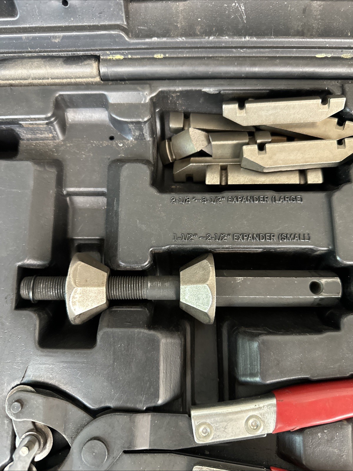 Powerbuilt 4 Piece Exhaust Service Set 648612 Not Complete