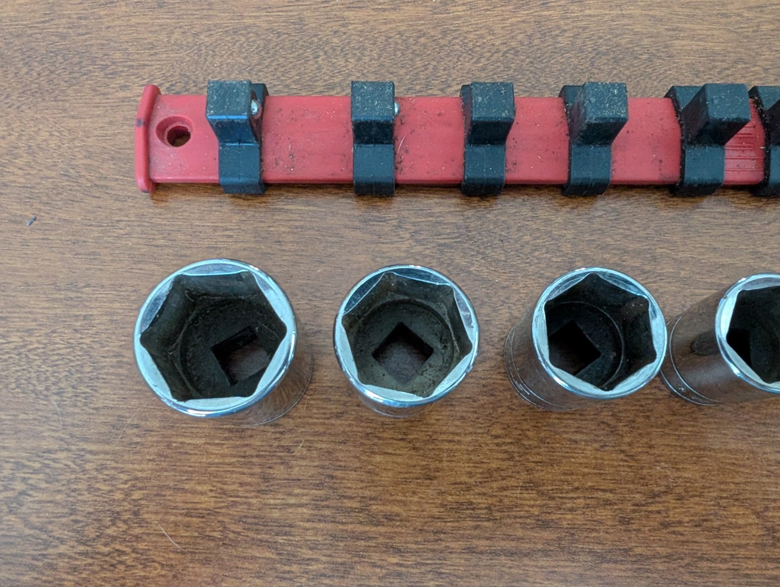 Snap-on Tools 3/8″ Drive 10pc 6pt SAE Socket Set 1/4″ – 7/8″ FS081-FS281 w/Rail