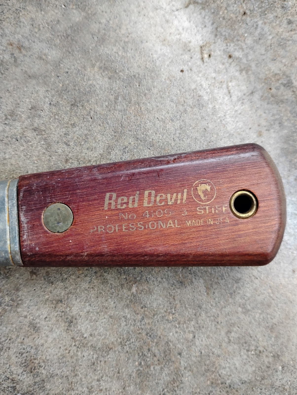 Red Devil 3″ Stiff Putty Knife Scraper Angled Blade Wood Handle Brass Pin USA