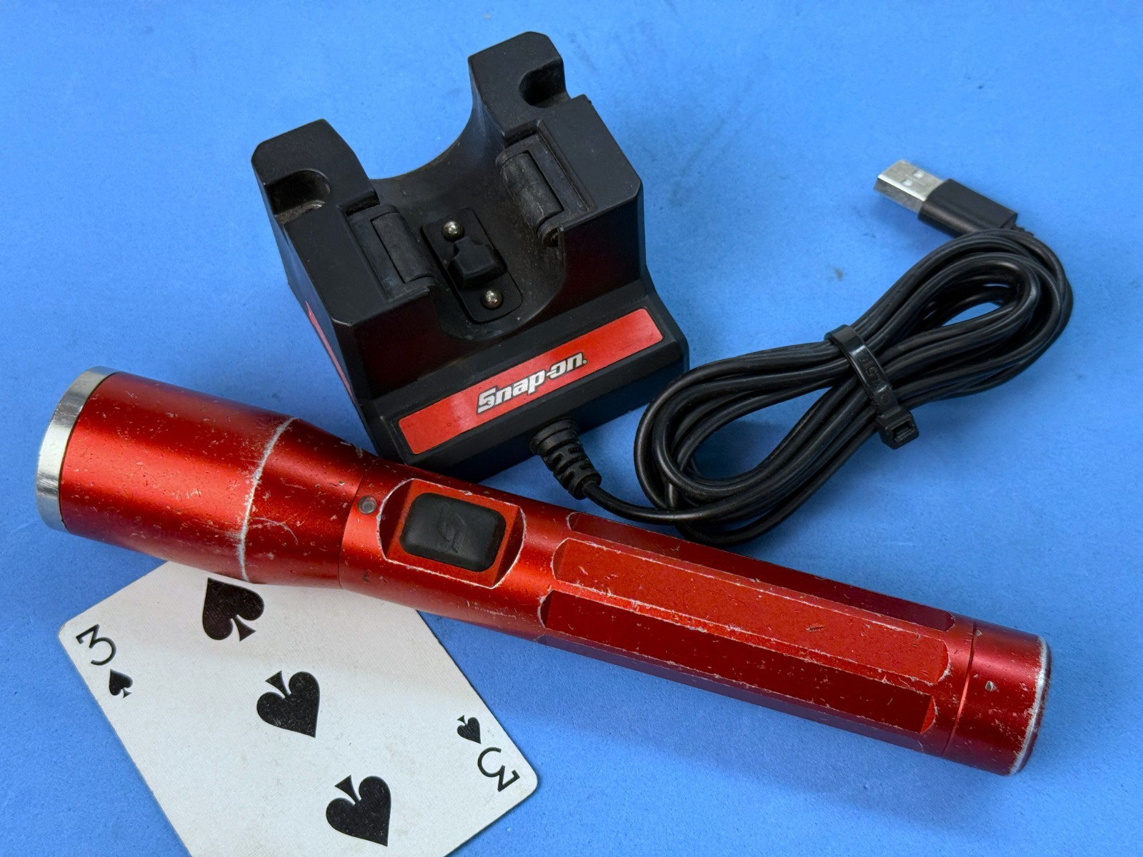 Snap on 8″ Wall-Mount Rechargeable Aluminum LED Flashlight ECFLC081 RARE