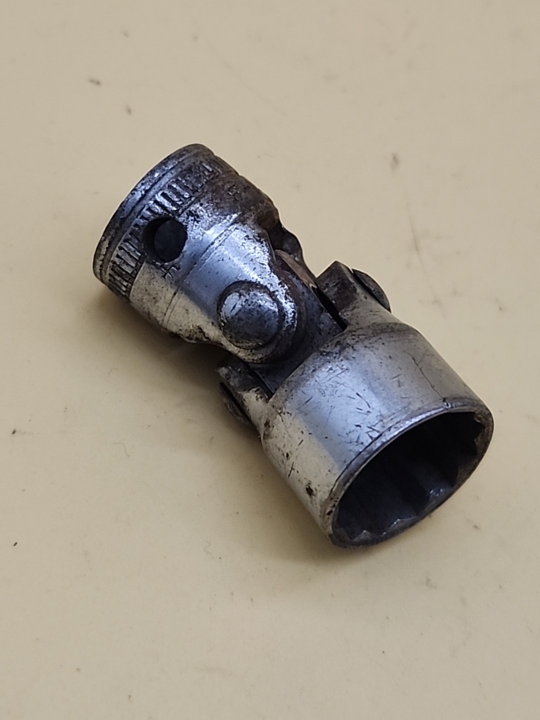 Snap-on Tools F-18 9/16″12pt 3/8dr. Swivel Socket USA