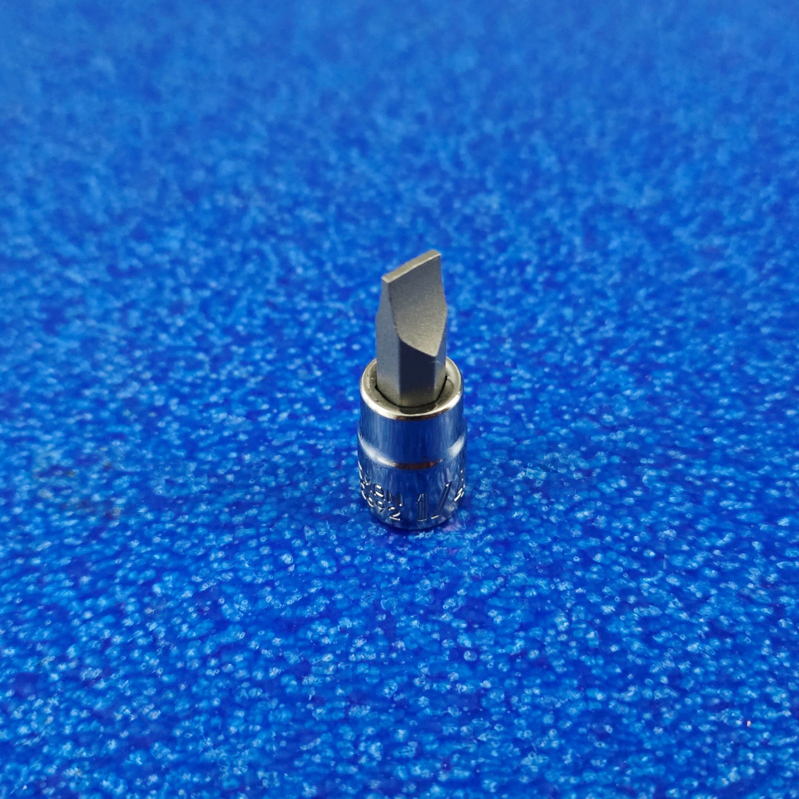 1/4″ NEW CRAFTSMAN FLAT/SLOTTED 1/4″ DRIVE SCREWDRIVER SOCKET P/N CMMT42692