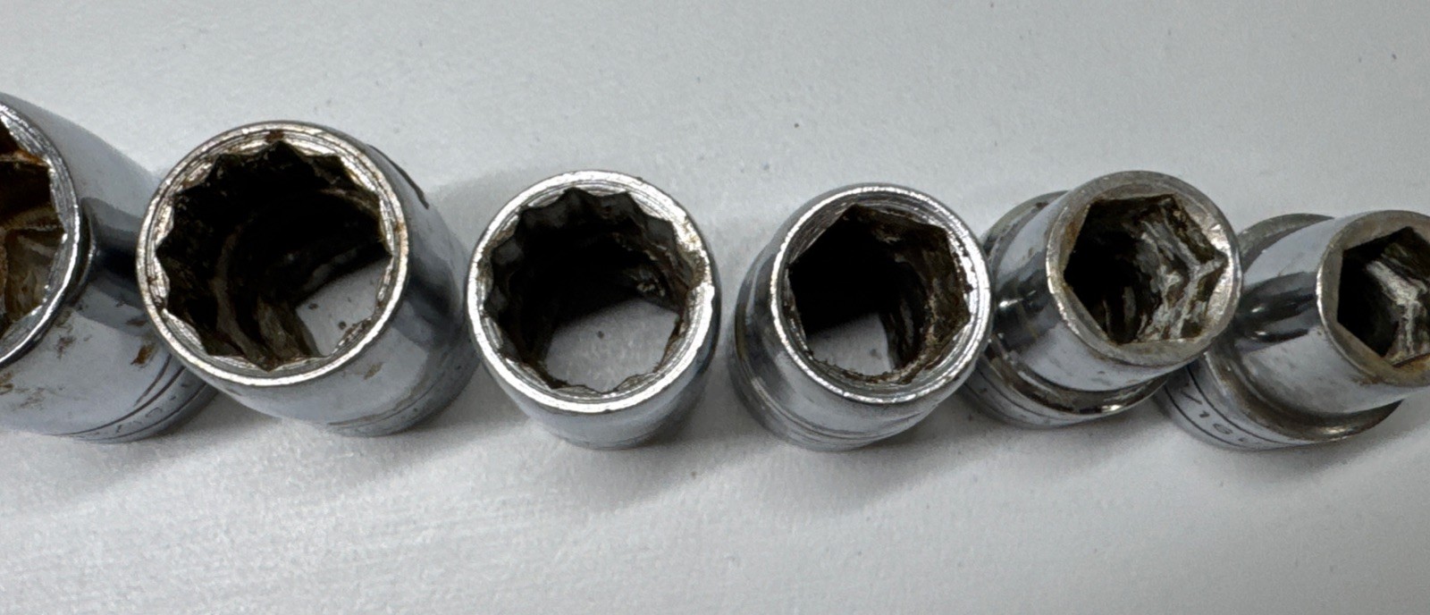 Lot Of 8 SK Asst Size Sockets 15/16, 7/8, 13/16, 11/16 To 7/16