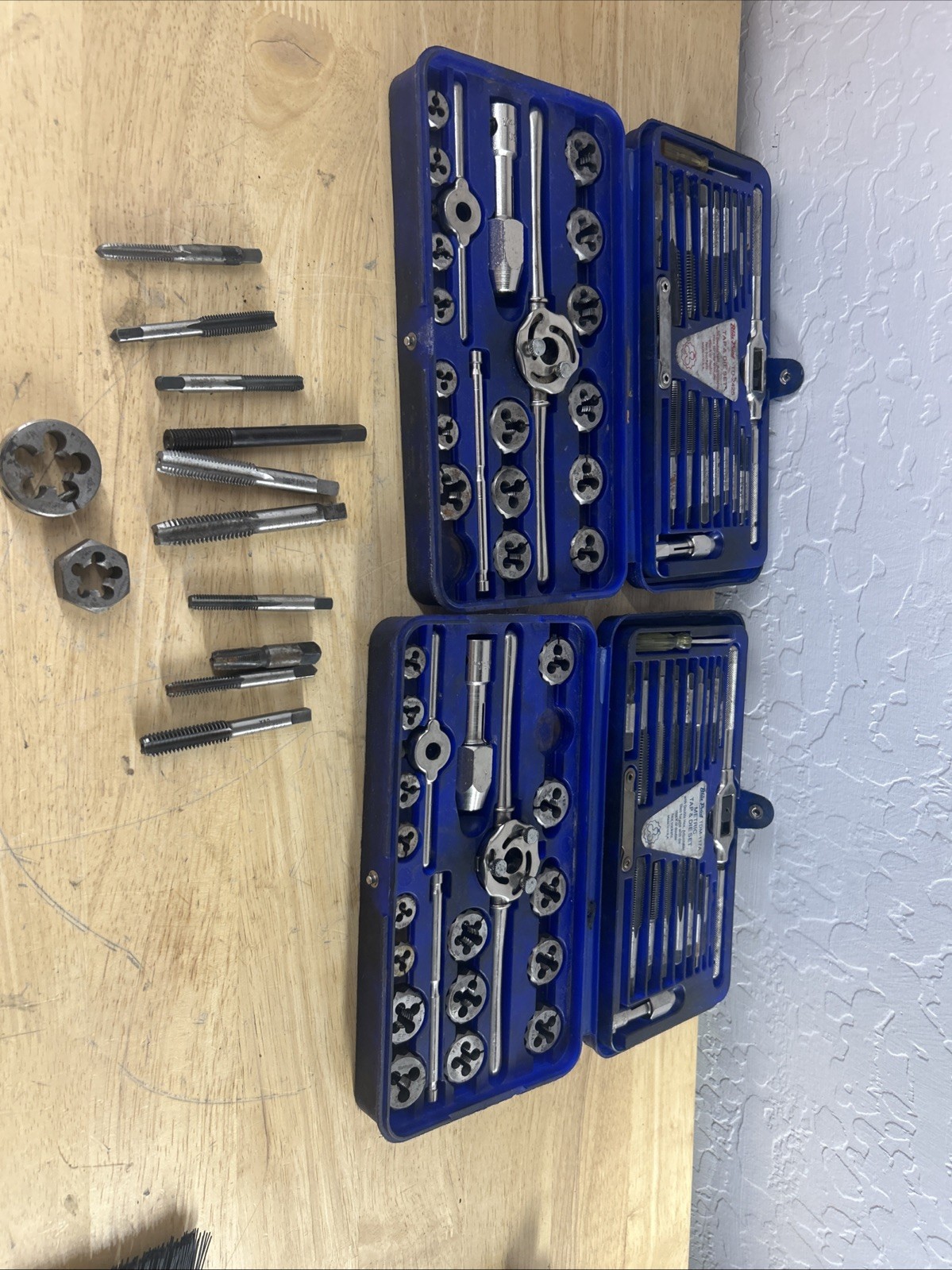 Blue-Point TDM-117 Metric TAP & DIE Set in Case 40 Pcs + TD-2452 Standard Read