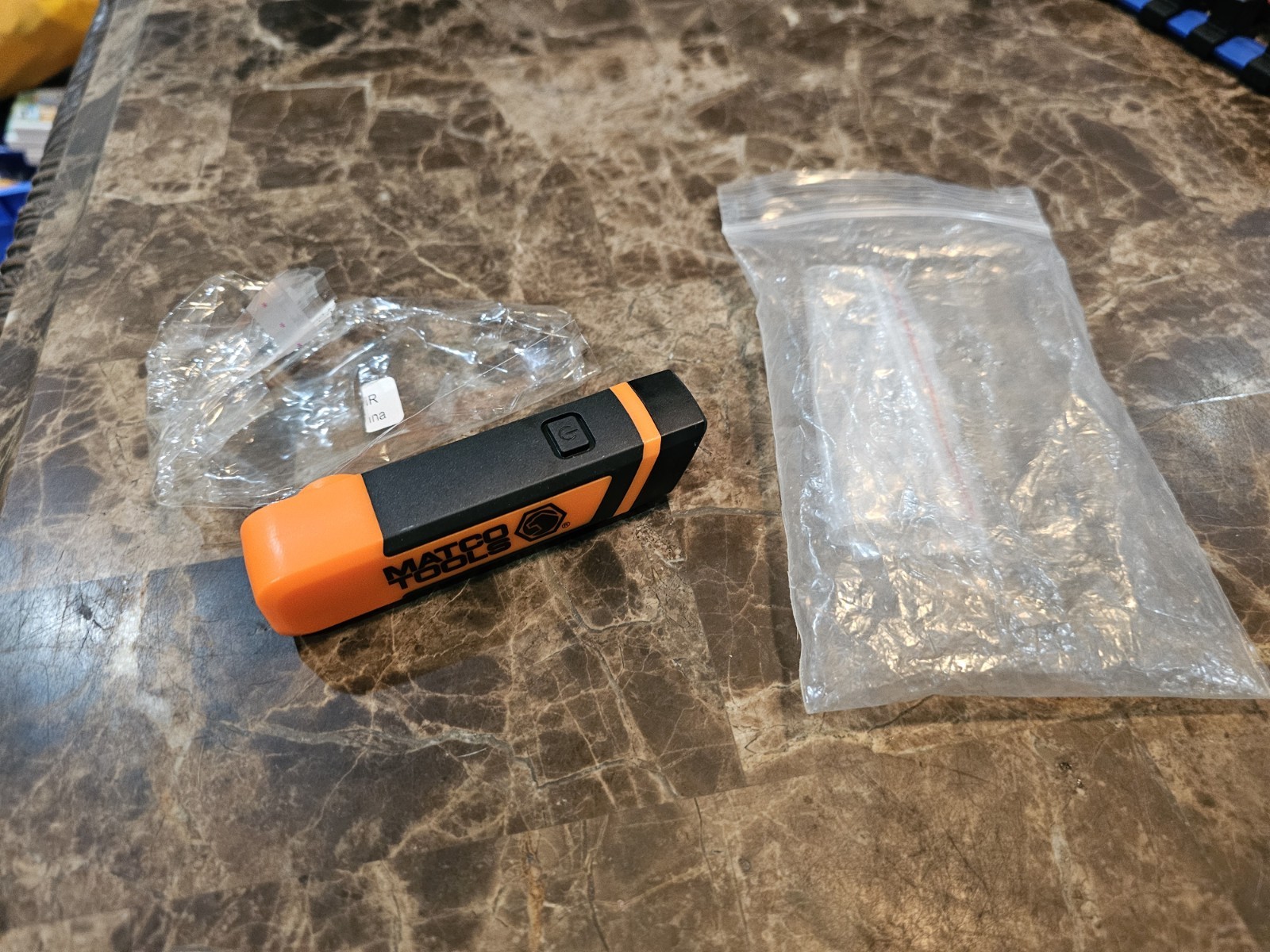 Matco Tools 600 Lumen ORANGE Rechargeable Neck Light MWL600 *** New Replacement