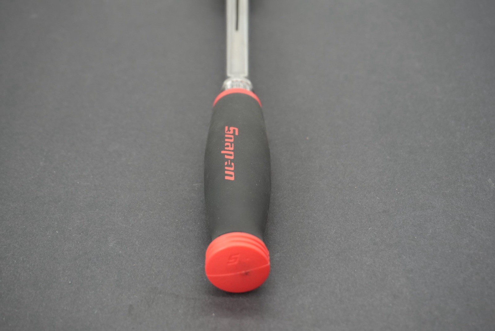 Snap On Ratchet 3/8” Drive Round Head Swivel Soft Grip Handle ( Red ) FHNF100