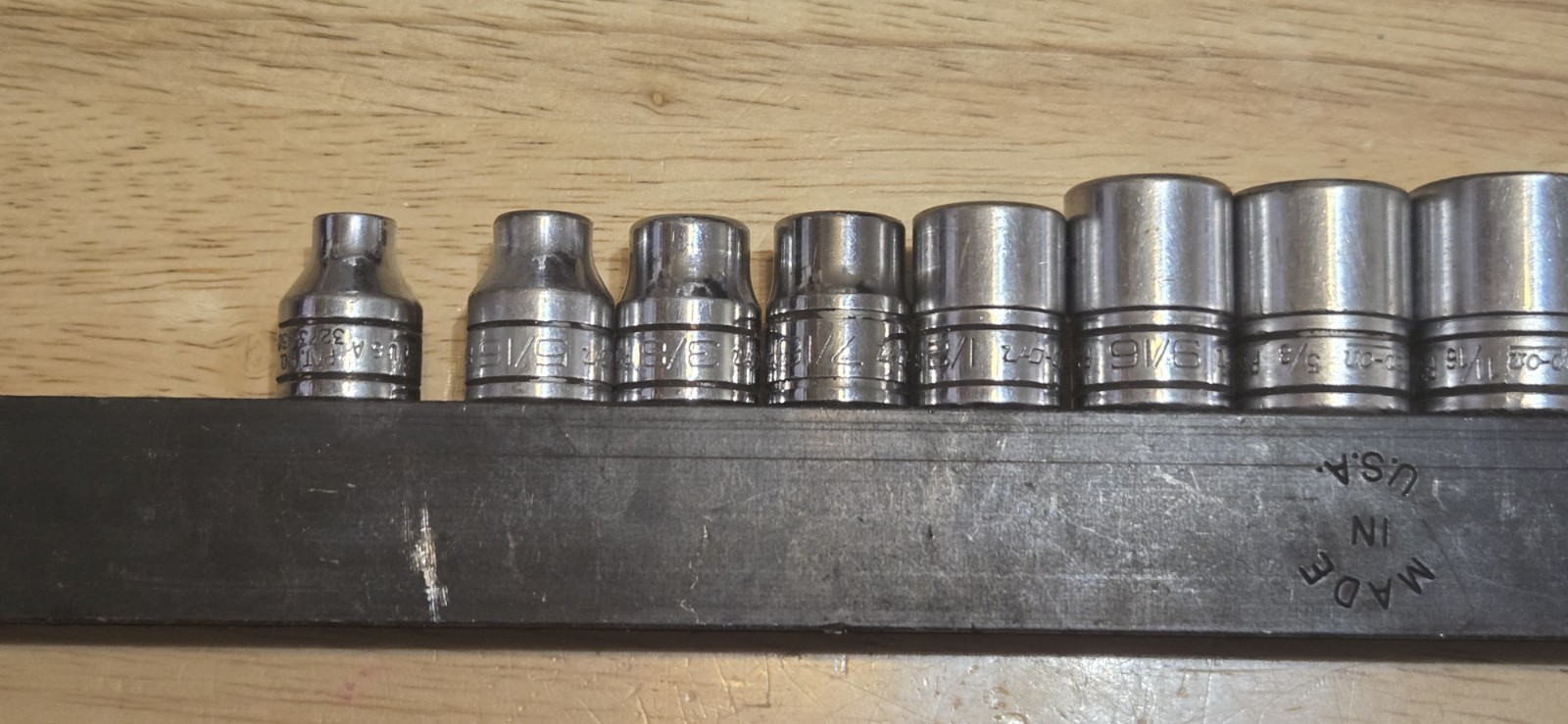 Snap-On Socket Set 3/8″ Drive 1/4″ to 7/8″ 6 Point 11 Pieces With Magnetic Bar