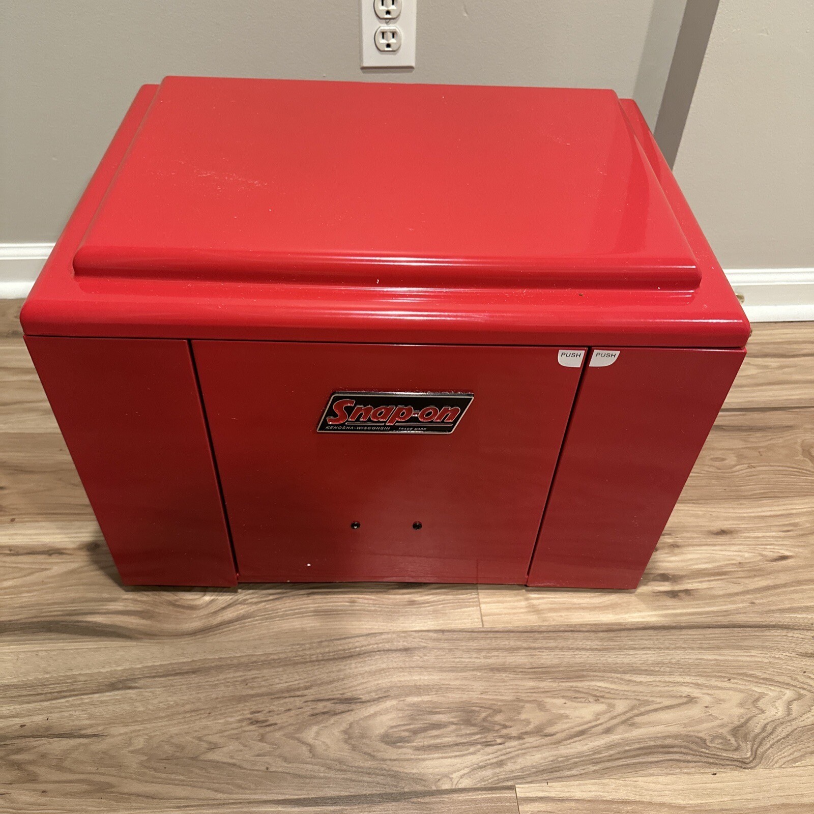 Snap On ssx16p104ko microwave vintage red new in box