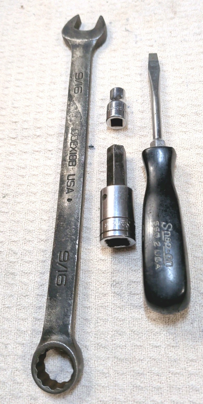 Snap-on Tools Mixed Lot (4 Items) Screwdriver Wrench Sockets Ssd2,Goex18b, Fa12