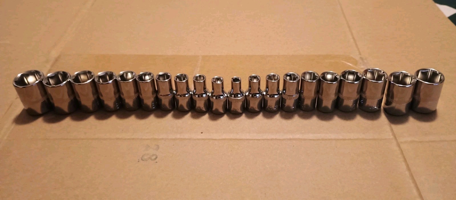 CHANNELLOCK 20 Piece SAE and METRIC 6 Point Standard Socket Set For 1/4″ Drive
