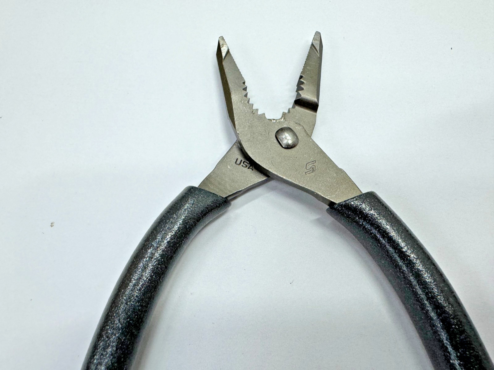 Snap-On Tools DARK TITANIUM 5″ Soft Grip Long Nose Slip Joint Pliers LN44BCFDT
