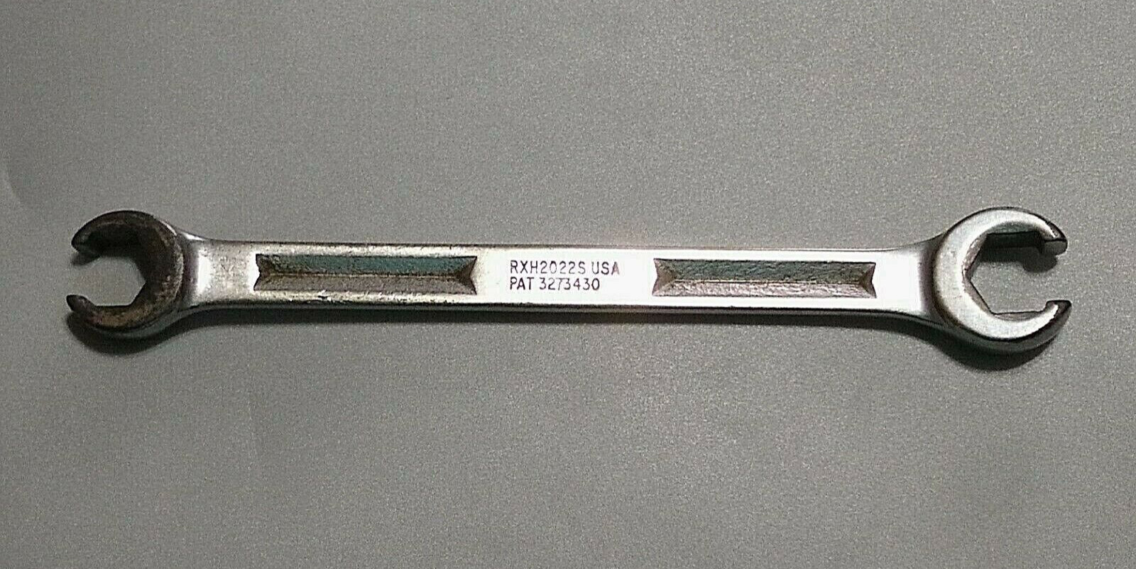 Snap on RXH2022S 5/8″ x 11/16″ Flare Nut Wrench, Offset, 8.6″ Long, 6 Point.
