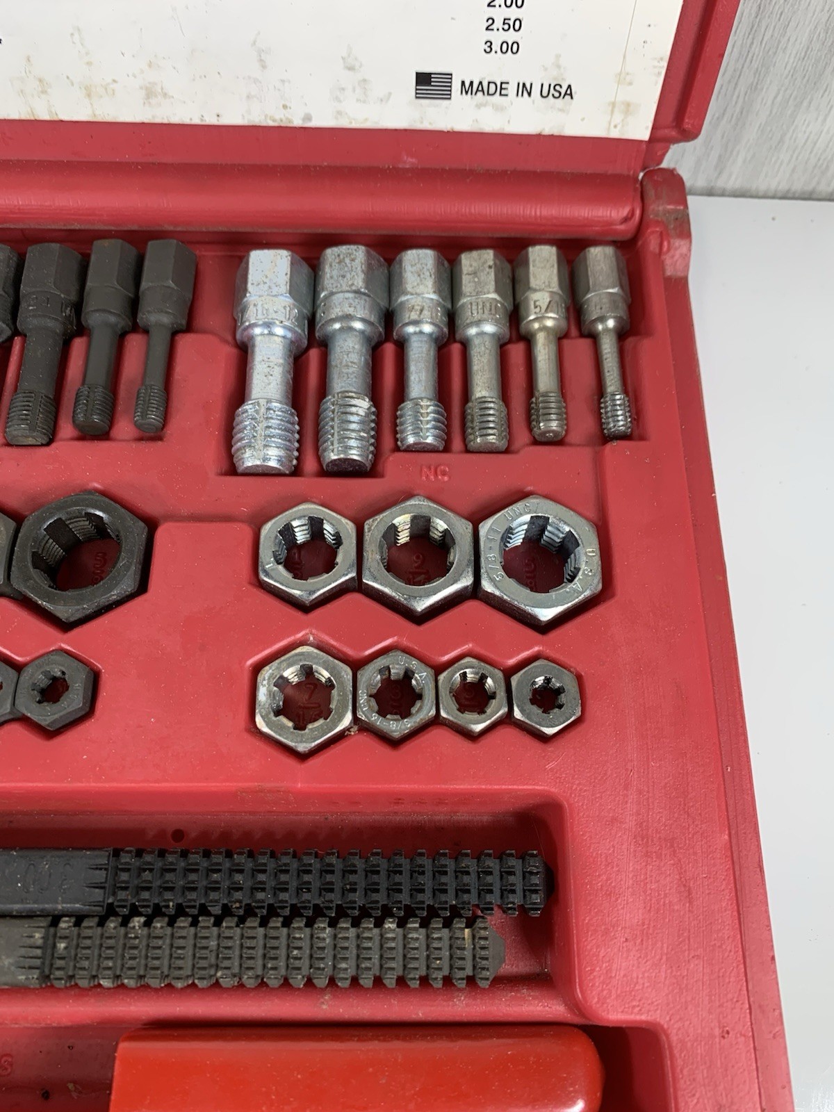 Craftsman 40 Piece Thread Restorer Kit Fractional Standard Metric 52105 USA