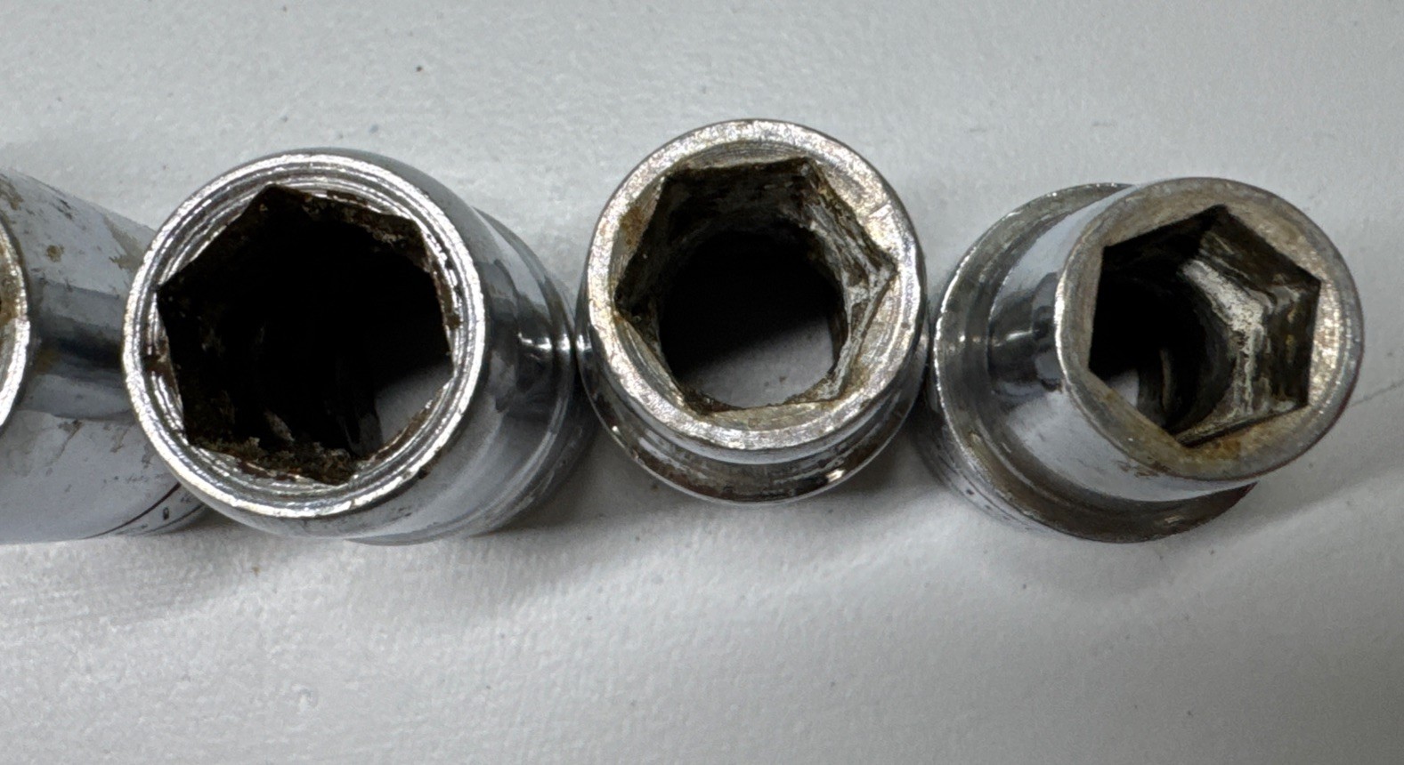 Lot Of 8 SK Asst Size Sockets 15/16, 7/8, 13/16, 11/16 To 7/16