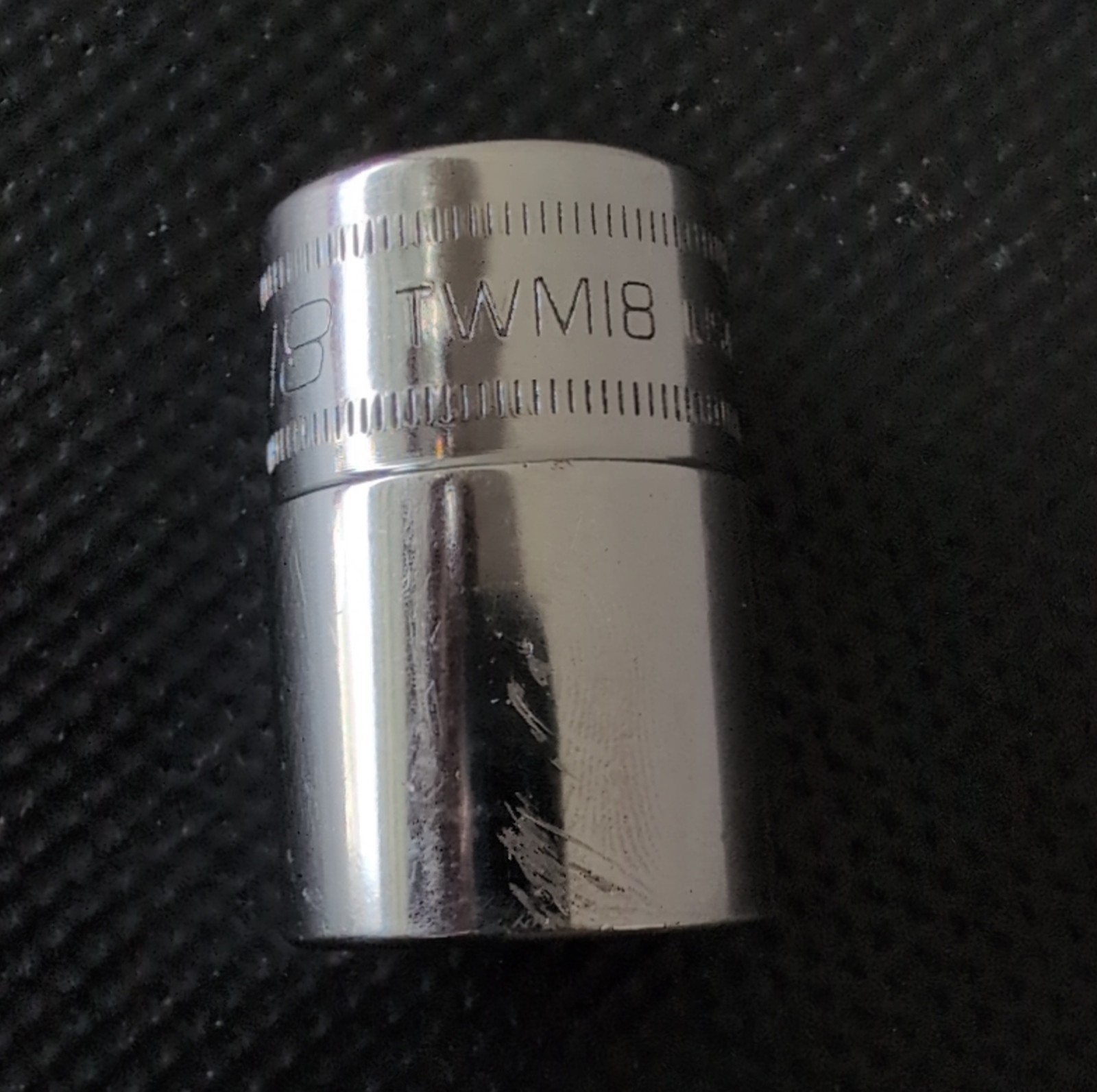 Snap-on 1/2″ Drive 6-Point Metric 18 mm Flank Drive® Shallow Socket TWM18