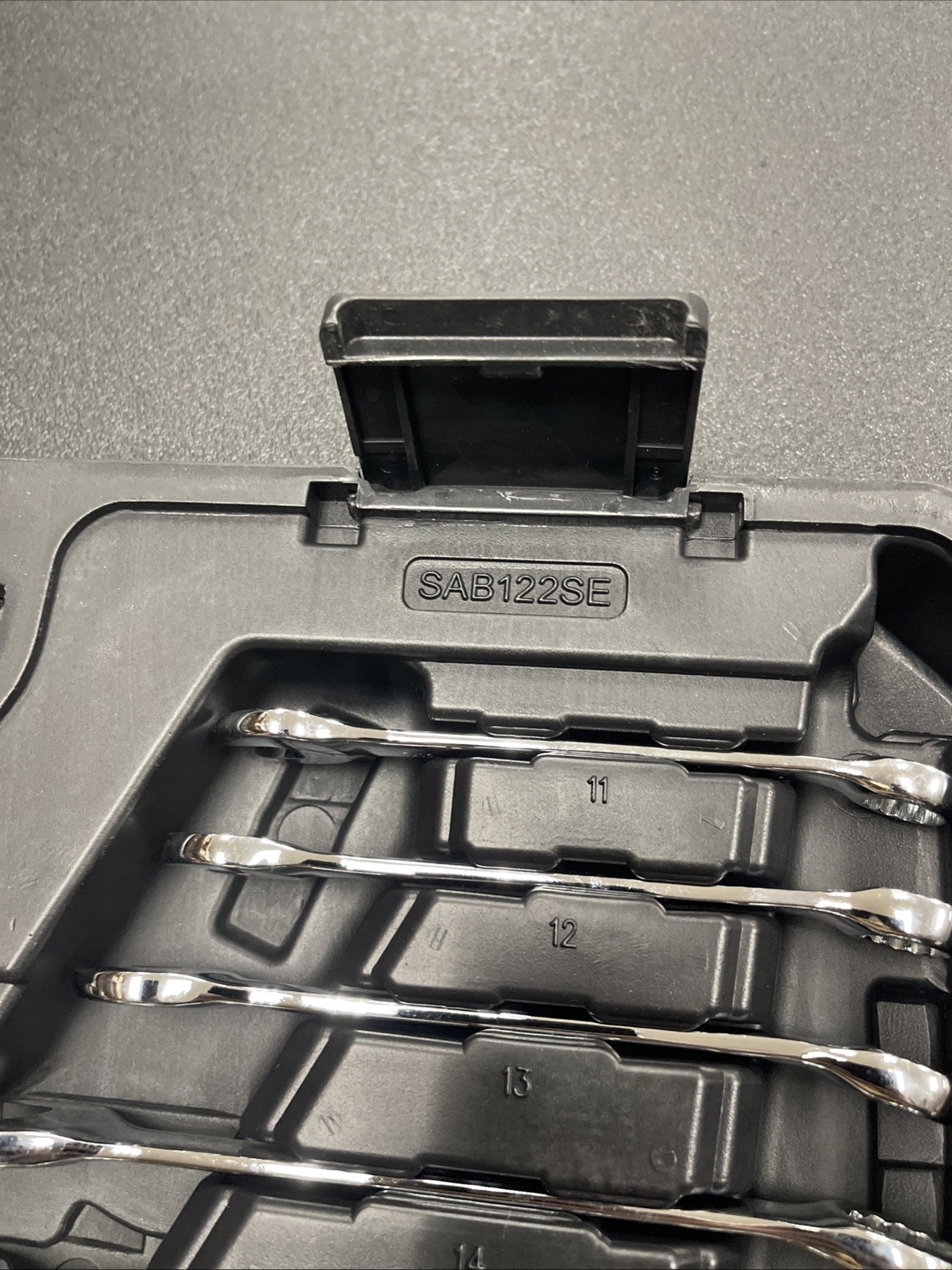 Matco Tools SAB122SE 122 PIECE 1/4″ & 3/8″ DRIVE SILVER EAGLE® MASTER TOOL SET
