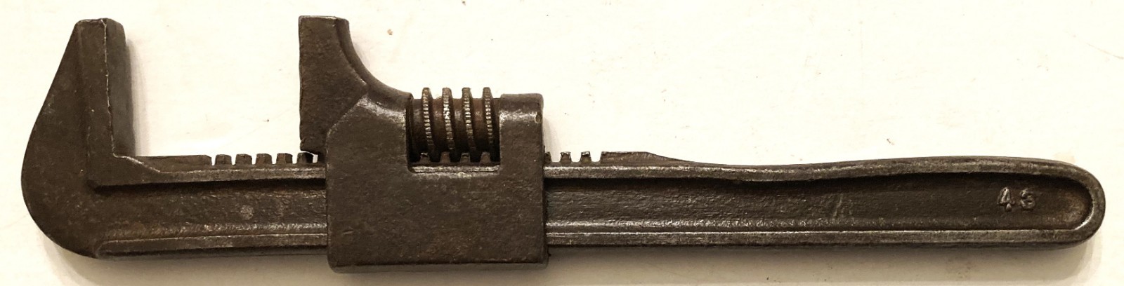 EARLY 1900’s 9-in. MONKEY WRENCH MARKED ‘AUTO’ – MADE BY THE AUTO WRENCH CO.