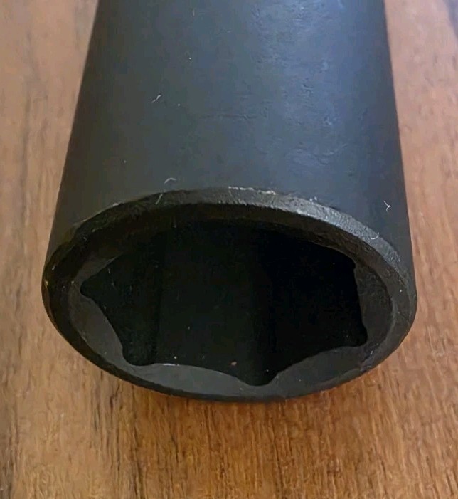 DEWALT 19mm Deep Impact Socket 1/2″ Drive 6-Point Metric DWMT73950OSP
