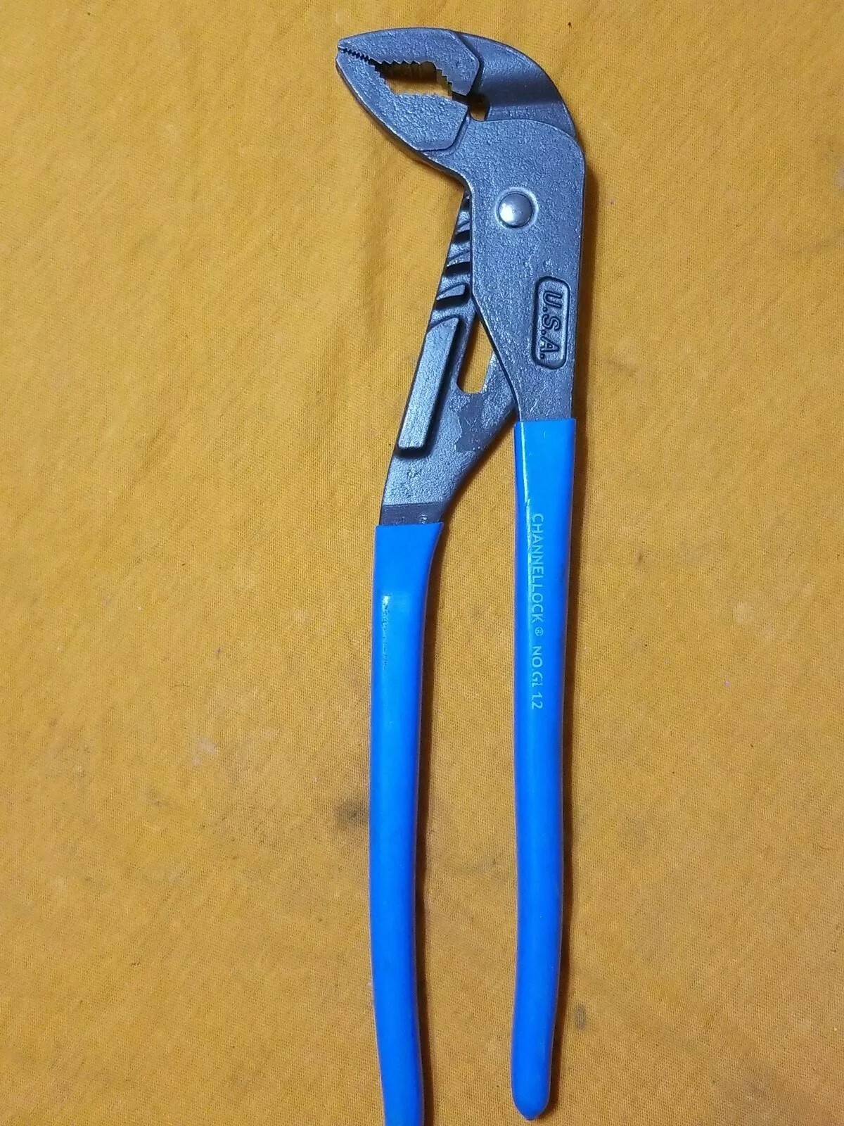 1 SET OF 4 CHANNELLOCK PLIERS, SP RING- GROOVE – LINEMAN -GRIPLOCK TONGUE PLIERS