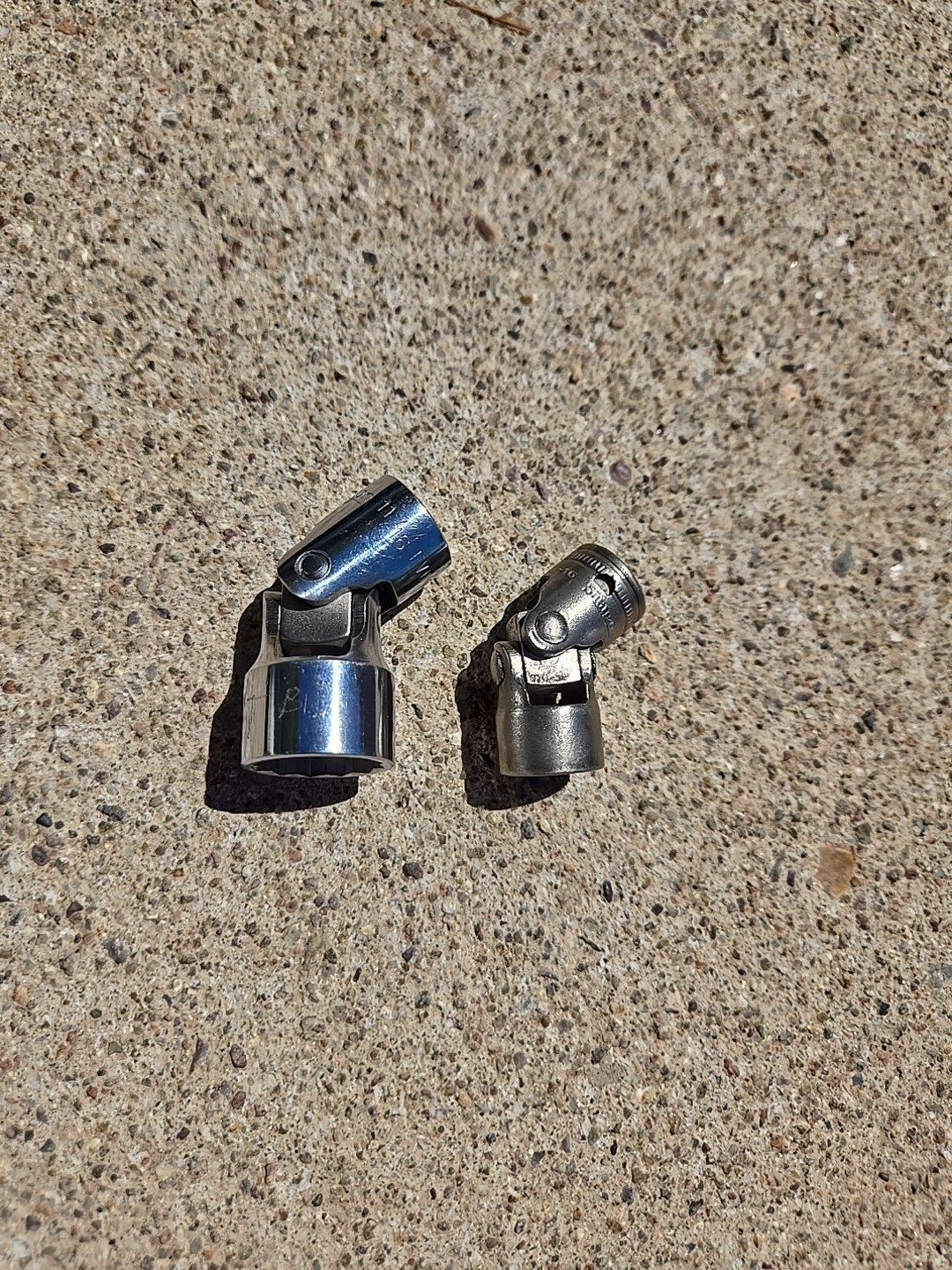 Snap-on Tools USA 3/8″ Drive 12pt 11/16″ & 1/2″ SAE Chrome Swivel Sockets