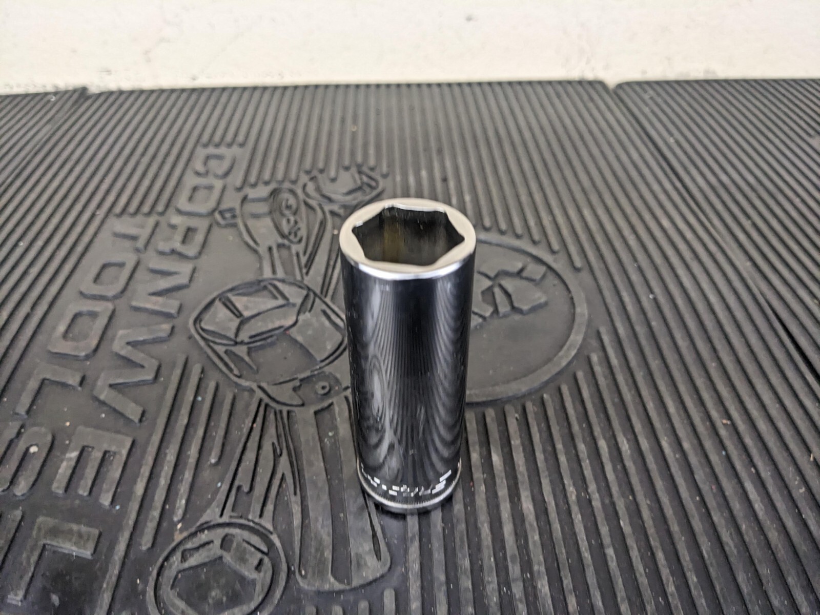 #av358 Snap-on USA NEW 1/2″ Drive 23mm Metric 6pt Chrome Deep FDX Socket YTSM23