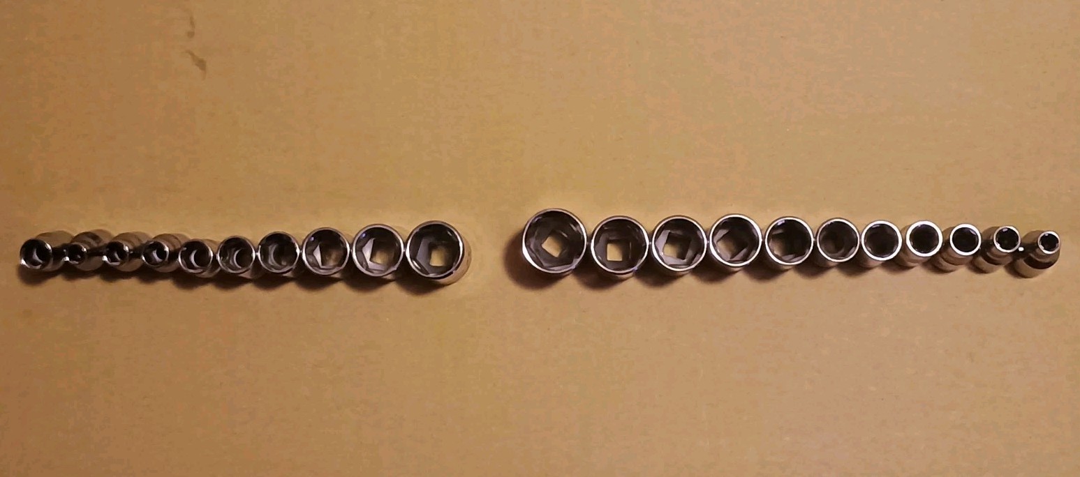 DEWALT 21 Piece METRIC (11) and SAE (10) 6 Point Socket Set For 1/4″ Inch Drive