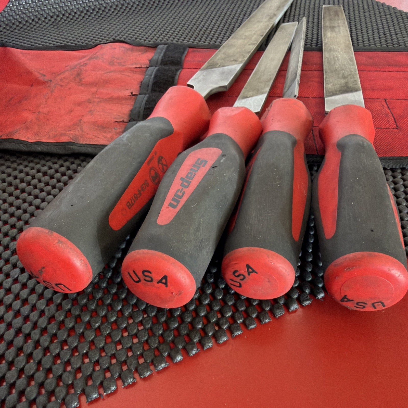 Snap On Tools Bastard Cut Mill File Set 4pc Red Soft Handle W/ Pouch SGH300A