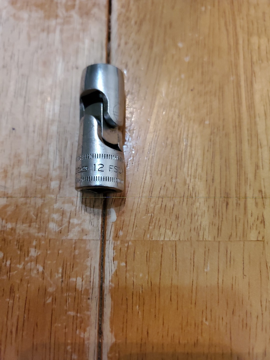 Snap On 3/8″ Drive 12MM 6PT Chrome Swivel Socket FSUM12