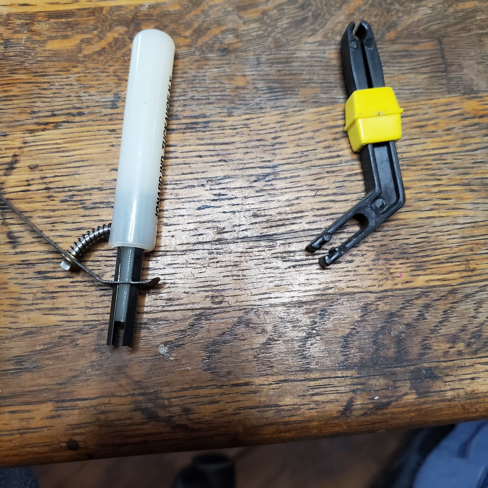 2ct. Used Nylon Electrical Fuse Pullers Tongs. HT#259