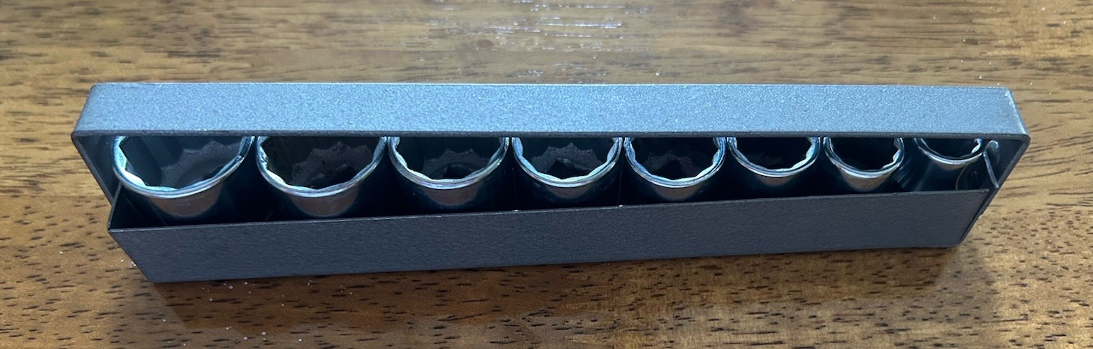 CRAFTSMAN 8PC 3/8″ DRIVE SAE 12PT SOCKET SET WITH METAL TRAY V SERIES