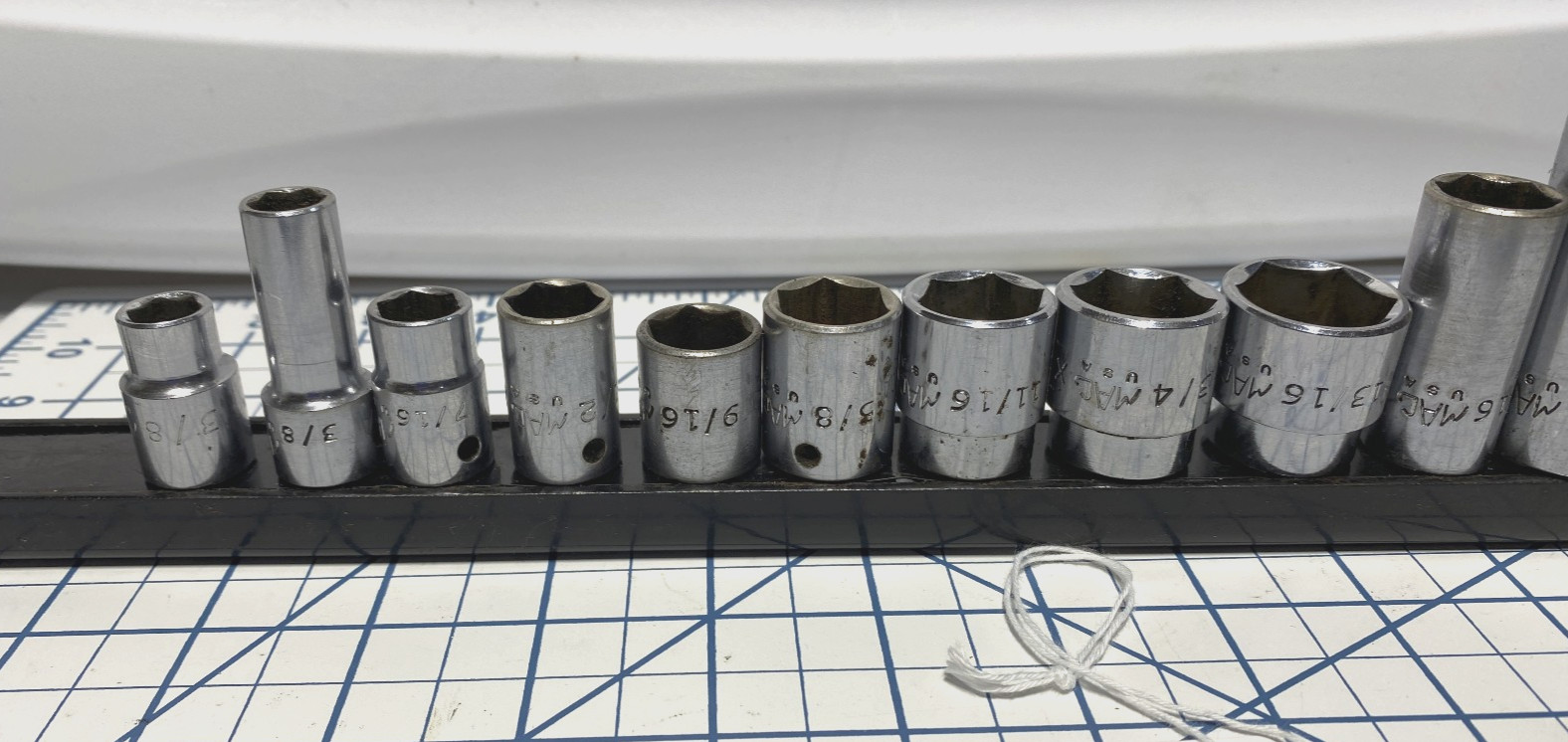 MAC Tools Asst Lot (14) SAE 3/8” drive Sockets 3/8” – 13/16” + Ext & Mag Holder