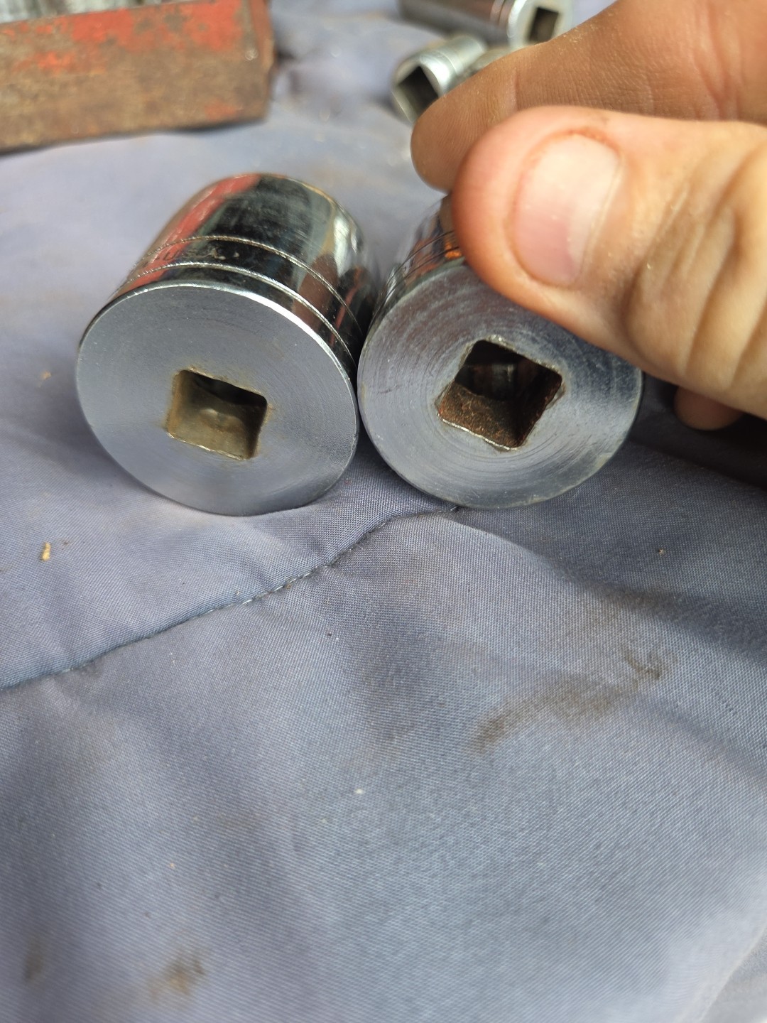 2 S-K Tools Sockets 40140 Shallow 1-1/4in. 12 Point & 40136 1-1/8 In 1/2in Drive