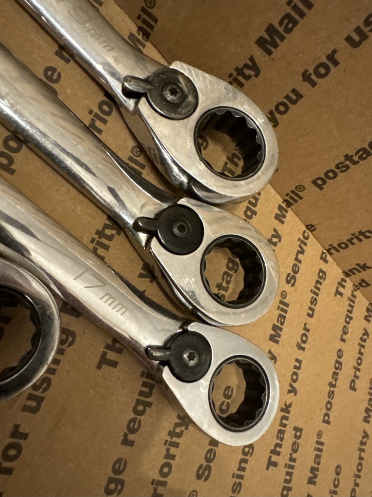 Blue Point 12 Pc Metric Reversible Ratcheting Wrench Set 8-19mm BOERM712
