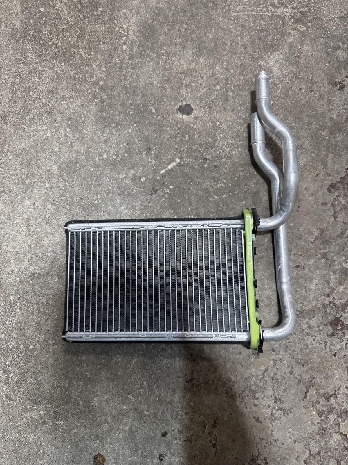Universal Air Conditioner HT 9465C HVAC Heater Core
