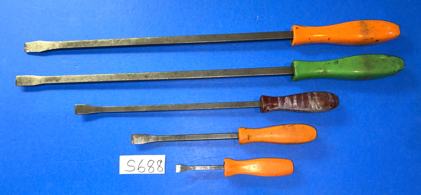 MATCO TOOLS 4 PIECE PRY BAR SET 6 TO 24 IN + LARGE SCREWDRIVER STYLE PRY BAR