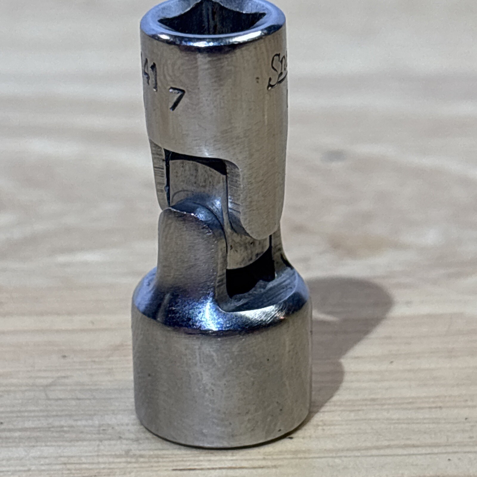 Snap On 7/16″ Universal Swivel Socket 1/4″ Drive 12 Point TMU141 VTG USA
