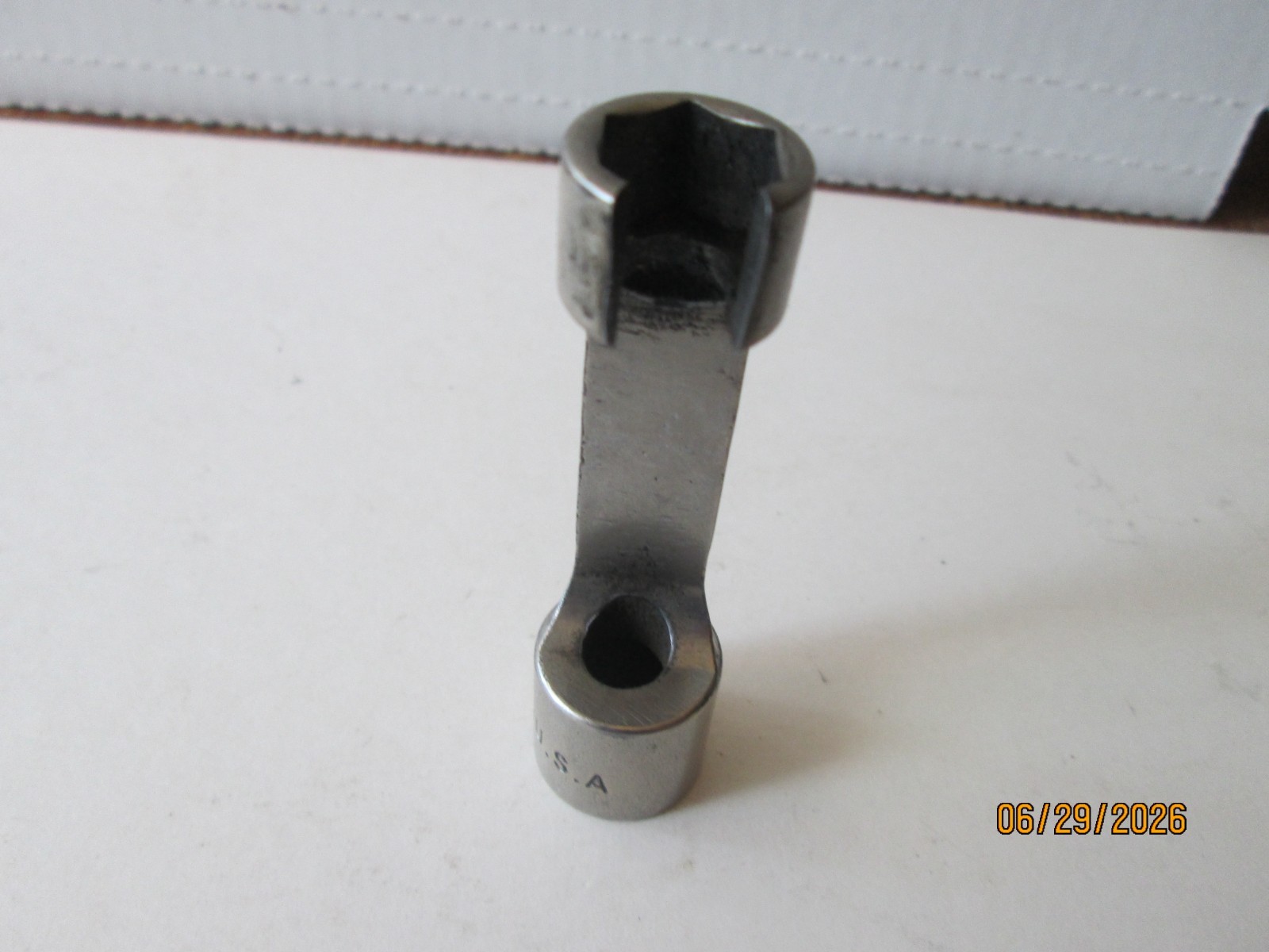 KENT MOORE SPECIALTY TOOL/WRENCH. J-8932-01-K.M. DIESEL FUEL LINE.