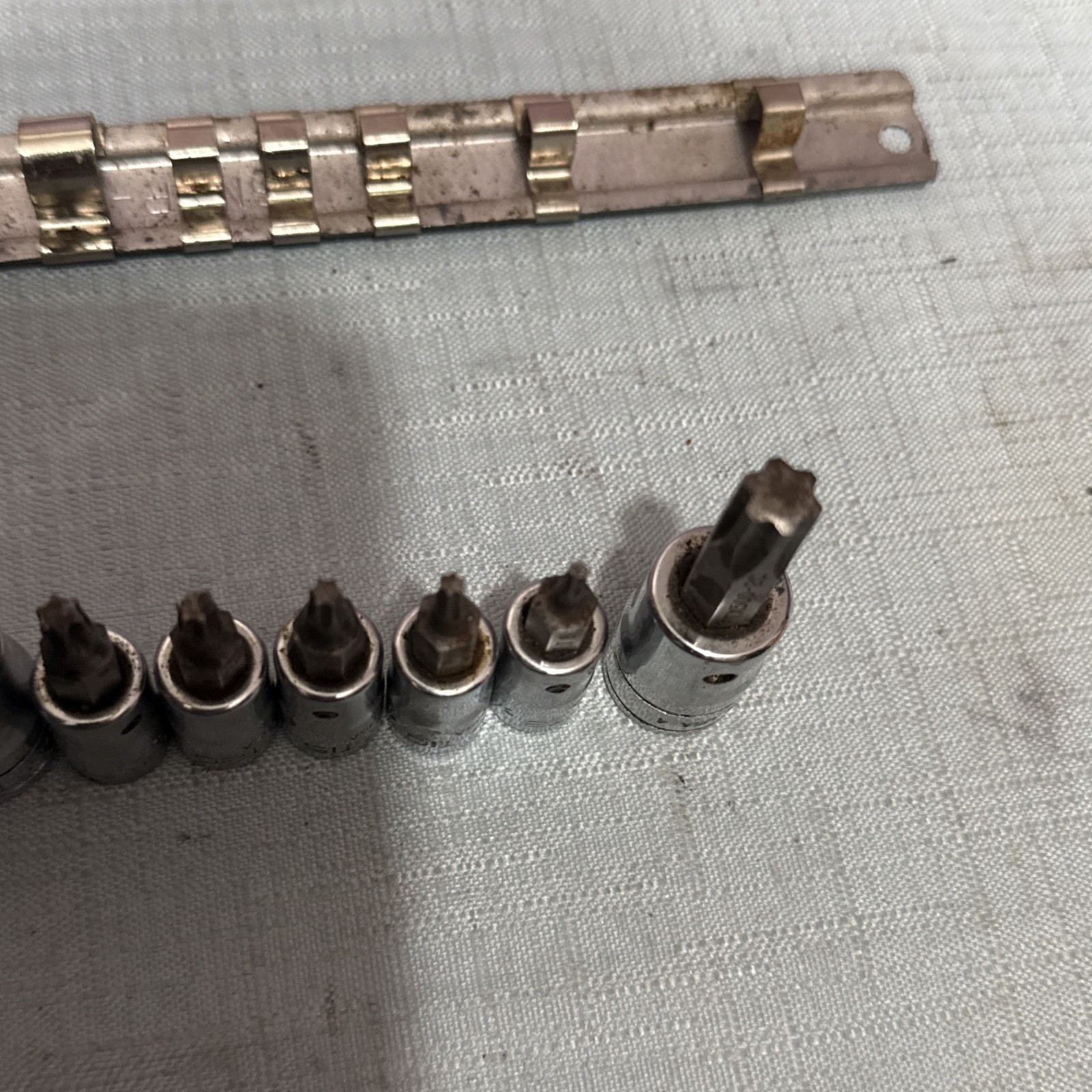 Snap-on 12 Piece 1/4″ 3/8″ 1/2″ Drive Torx Socket Set T8 to T55 Read
