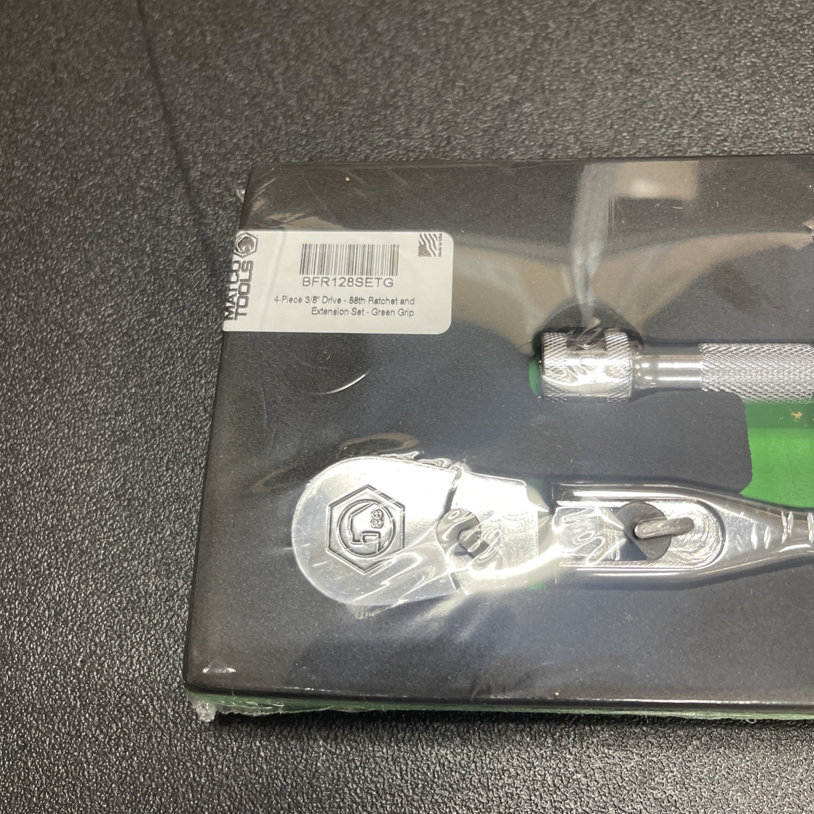 Matco Tools 3/8″ Drive Flex Ratchet + Extensions Foam Set Green BFR128SETG