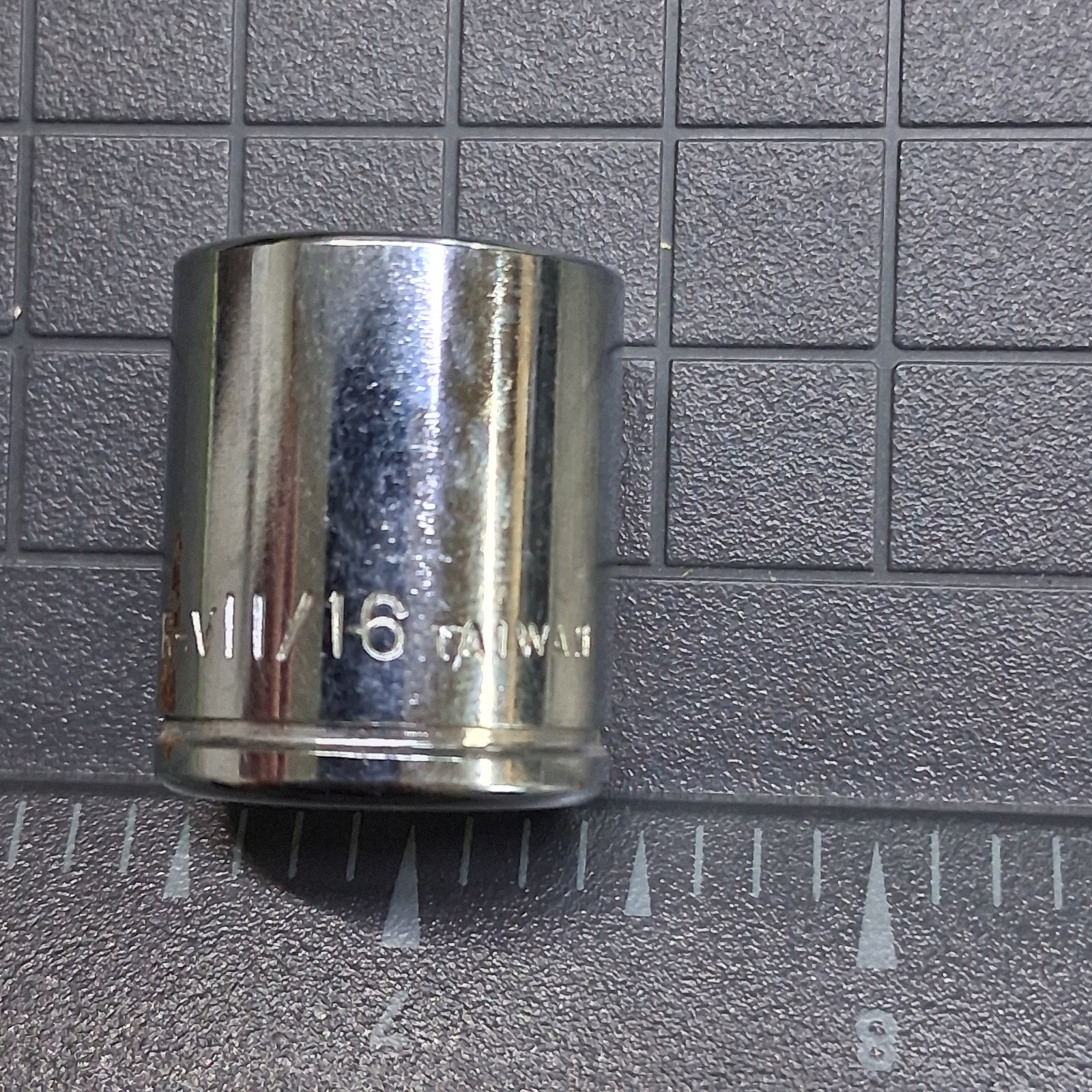 11/16″ SAE 3/8″ Drive 12-Point Chrome Socket