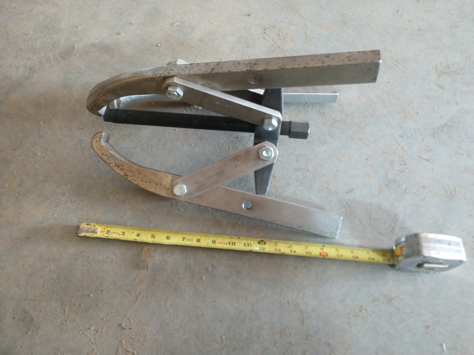 OTC 1045 17-1/2 Ton Grip-O-Matic Puller