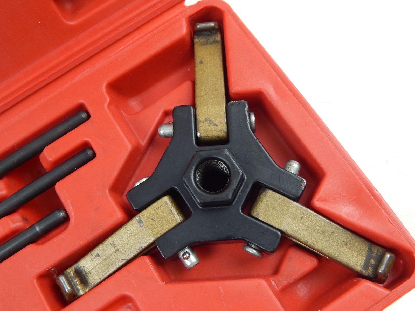 Blue Point YA6490 Universal GM Chysler Harmonic Dampener Pulley Puller w/ Case