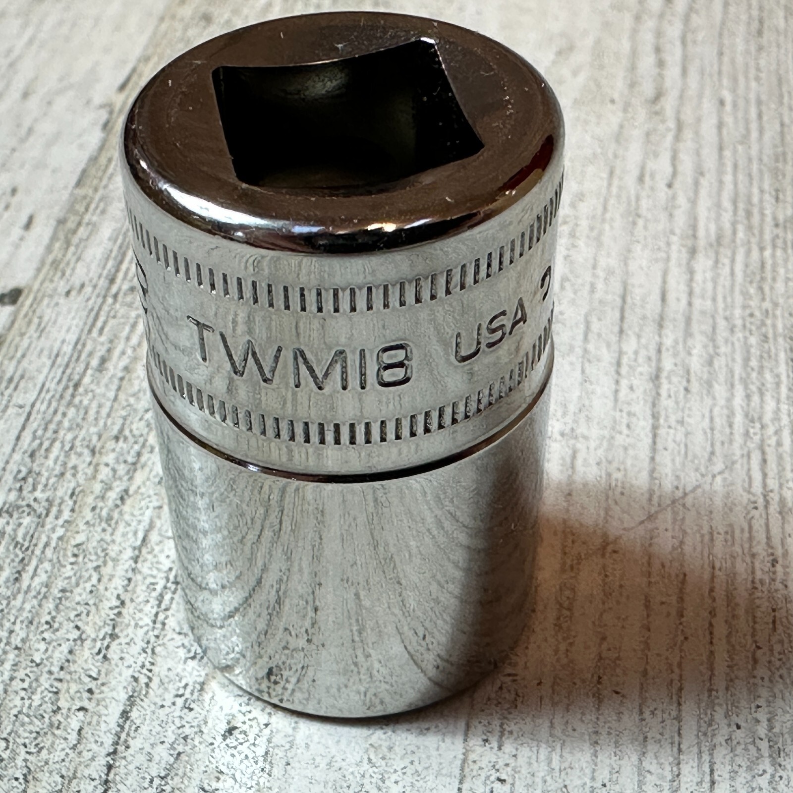 Snap On 1/2″ drive 18mm Metric Shallow 6 Point Chrome Socket TWM18 NOS