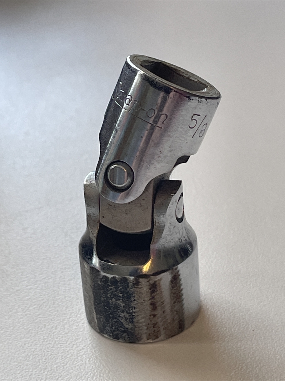 Snap On Tools 3/8” Drive 12-Point Universal Flex 5/8” Socket FVU20