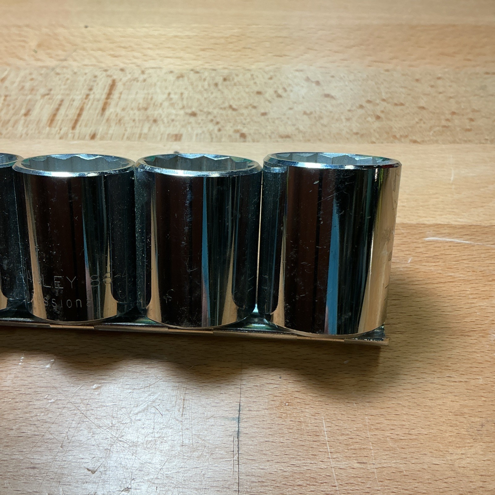Stanley USA Professional 10pc 12 Point 1/2″ Drive Socket Set: 1” To 7/16”