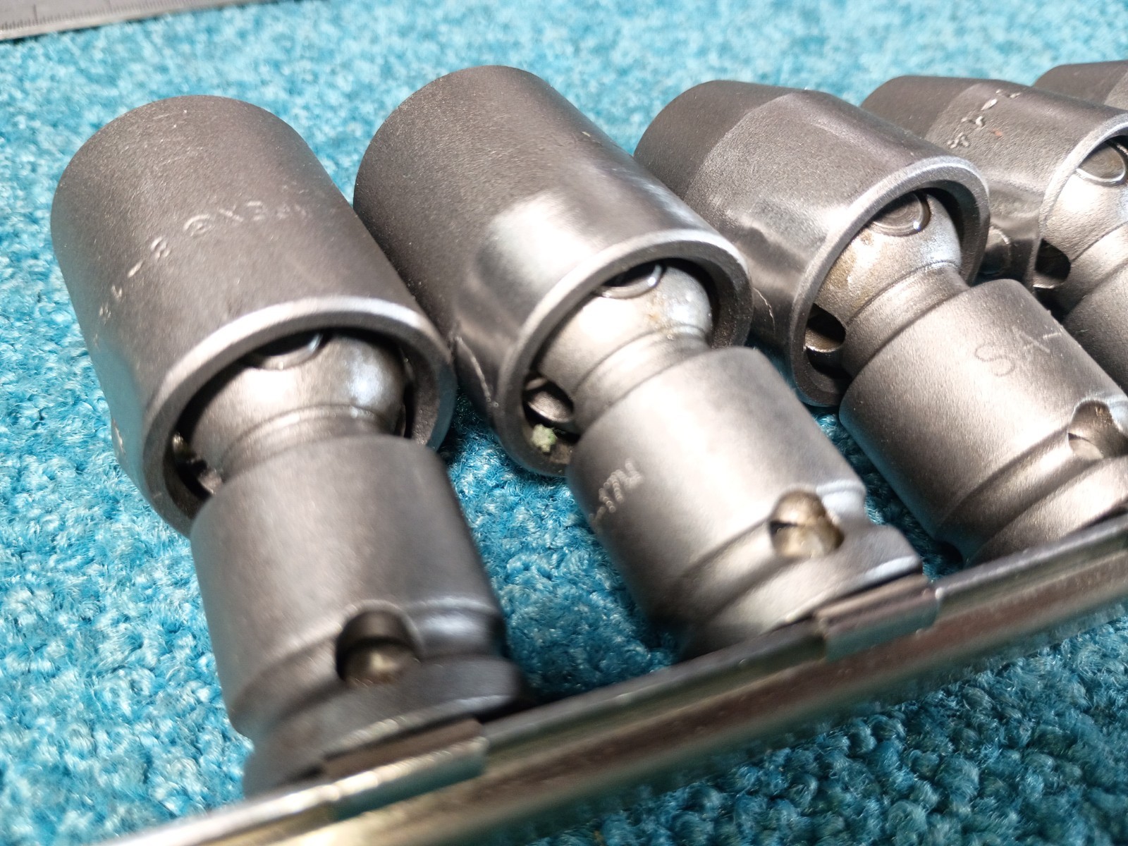 Apex APU37M Precision Universal Metric Elbow Socket Set 3/8″ Drive 10-18mm