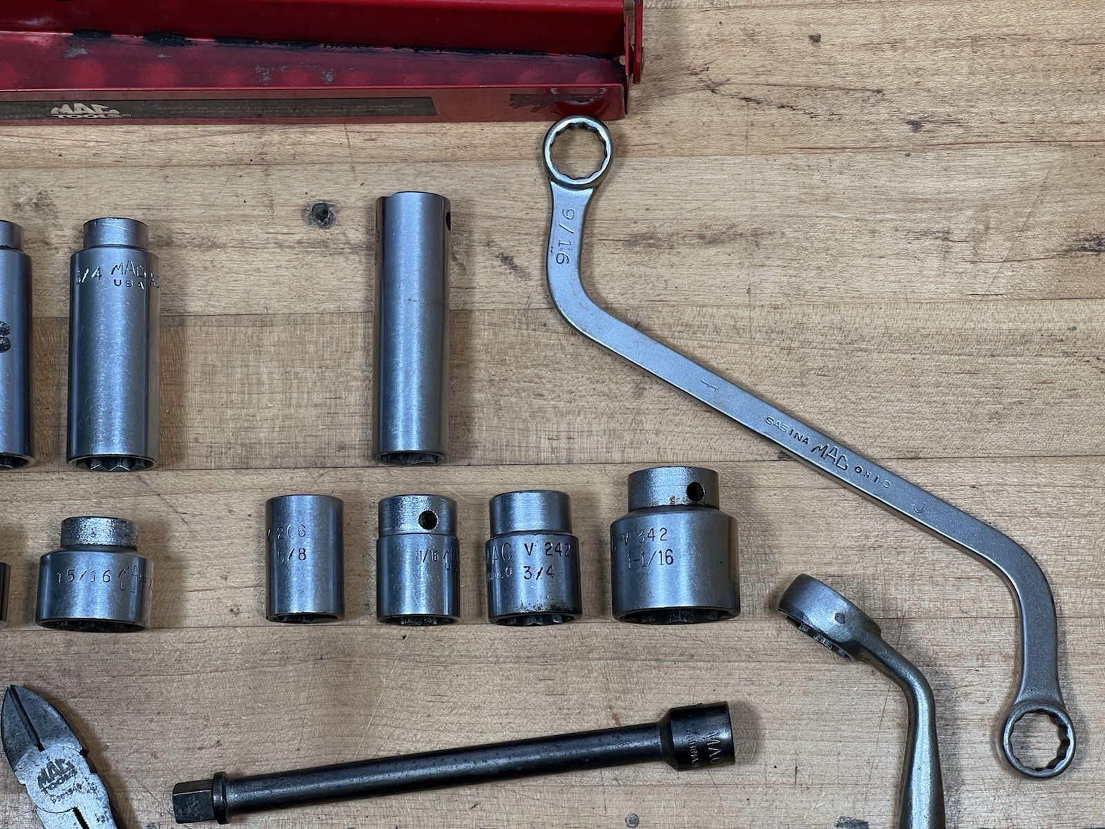 Lot of 25 pc. MAC Tools – Wrenches, Sockets Pliers, Pry Bar, Socket Rack – USA