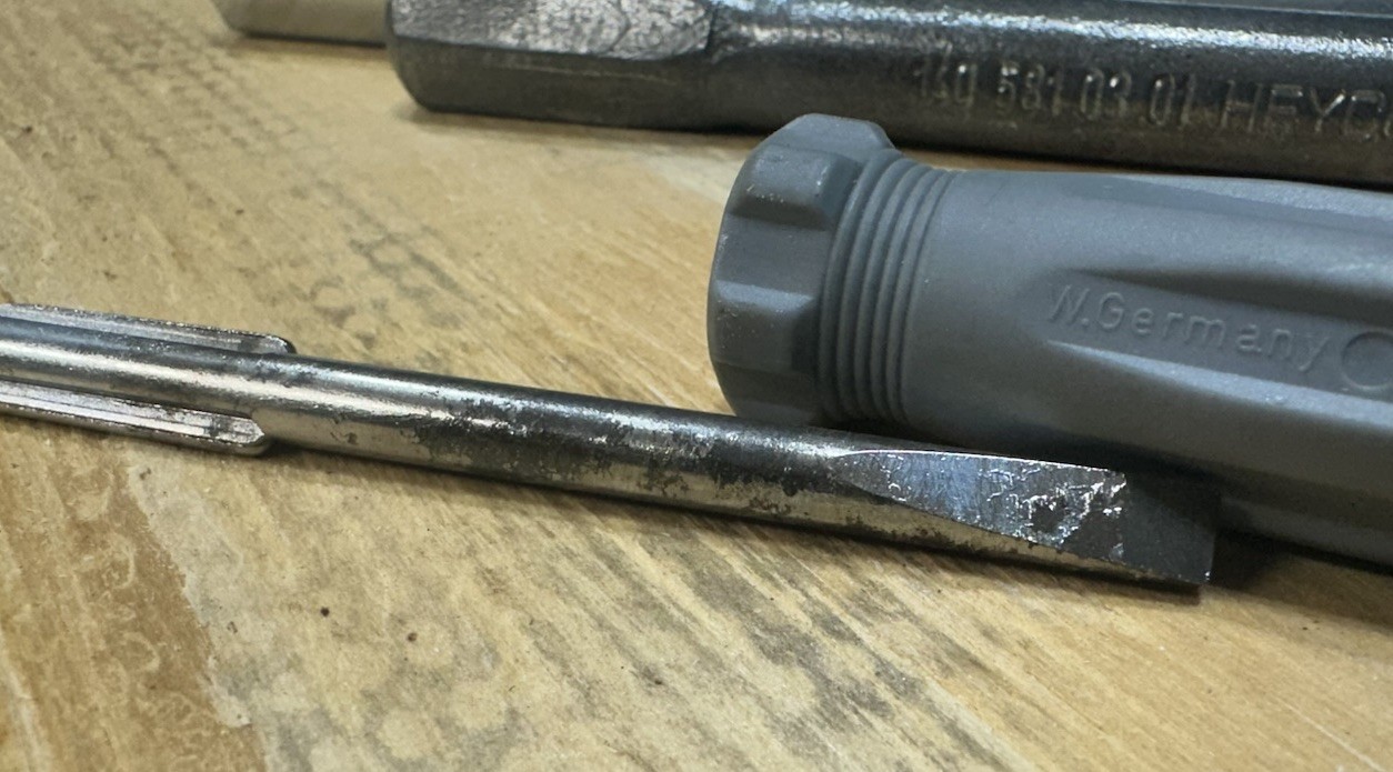 MERCEDES W140 W220 W210 LUG BOLT WRENCH, SCREWDRIVER S500 S420 S430 E320 S320