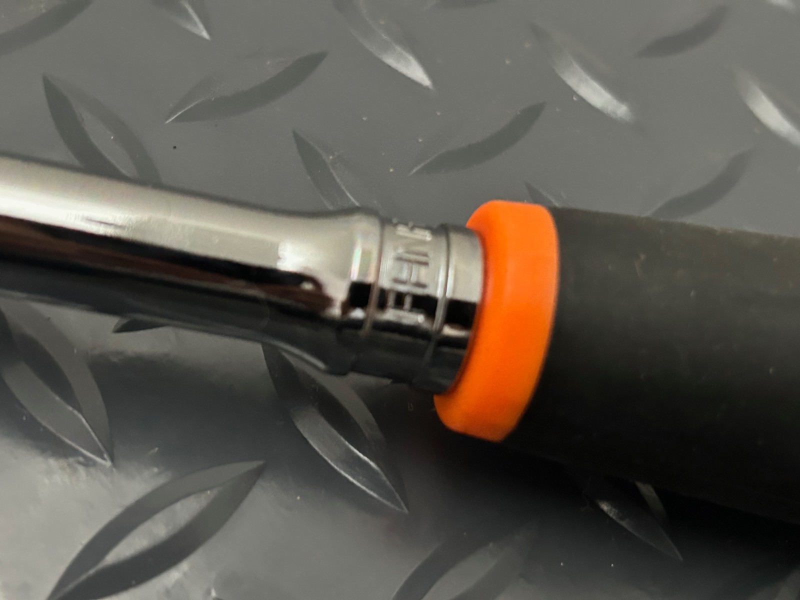 Snap-on Orange 3/8” Drive 100-Tooth Soft Grip Swivel Head Ratchet FHNF100O New