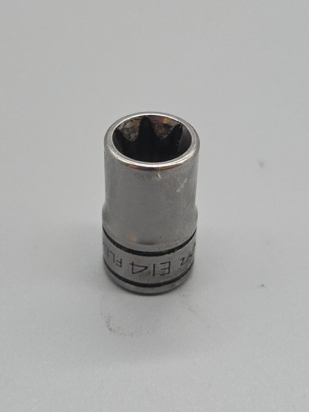 Snap-on Tools E14 Torx Socket FLE140A 3/8″ Drive Female Torx USA